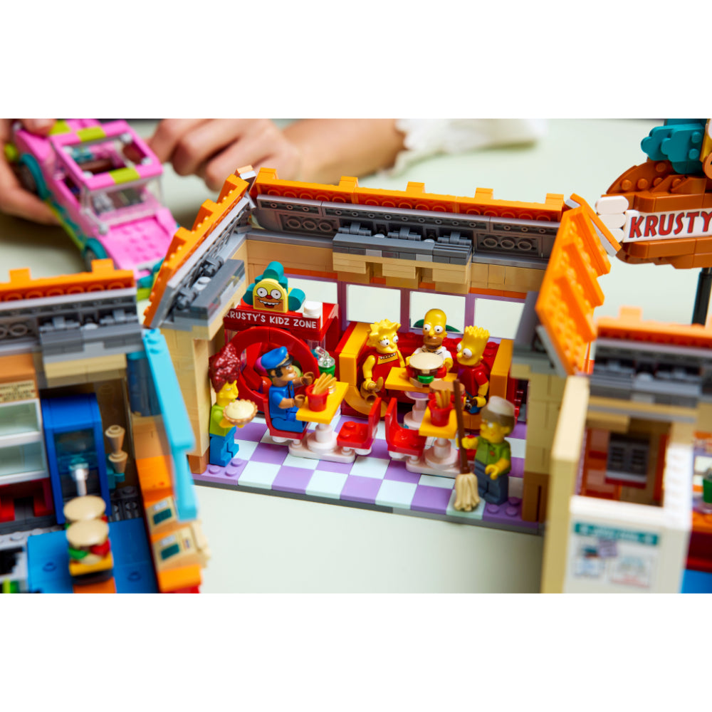 LEGO®Icons: The Simpsons™: Krusty Burger (10352)_012