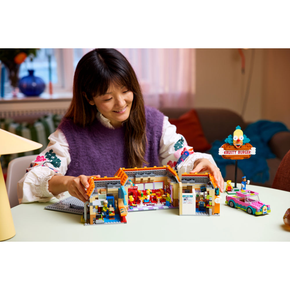 LEGO®Icons: The Simpsons™: Krusty Burger (10352)_013