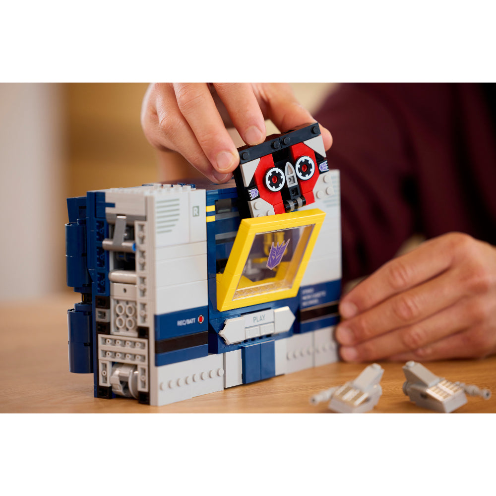 LEGO®Icons: Transformers: Soundwave (10358)_012