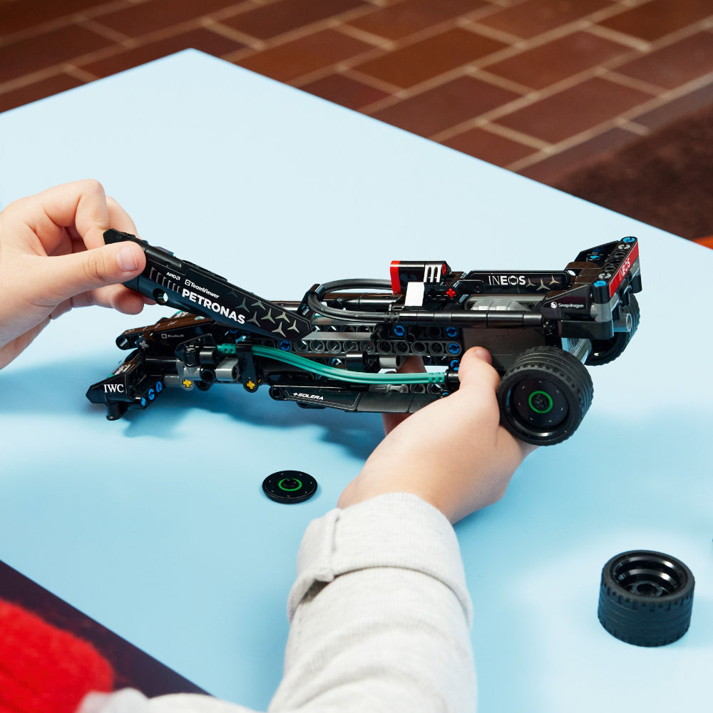 LEGO® Technic: Mercedes-Amg F1 W14 E Performance Pull-Back (42165)_007