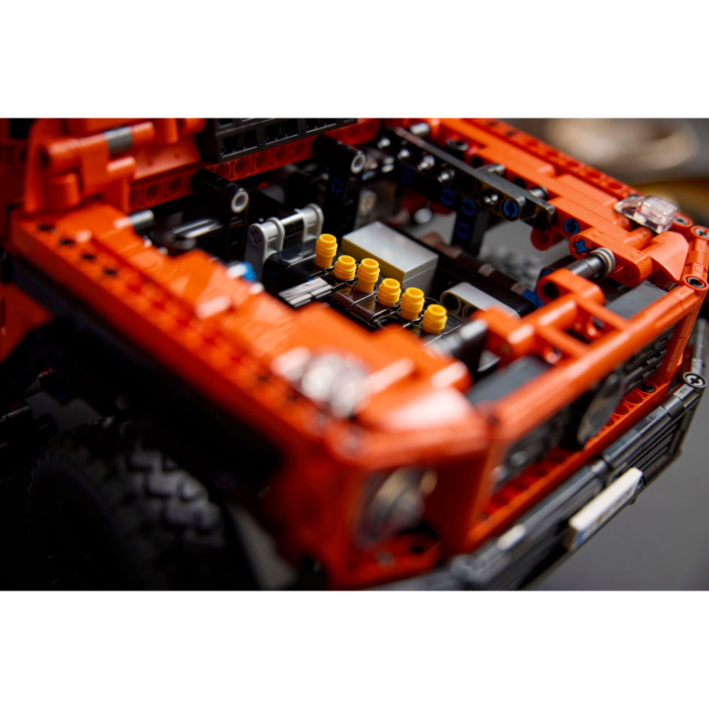 LEGO® Technic: Mercedes-Benz G 500 Professional Line (42177)_013