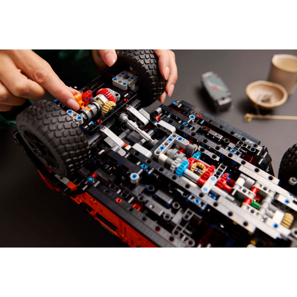 LEGO® Technic: Mercedes-Benz G 500 Professional Line (42177)_014