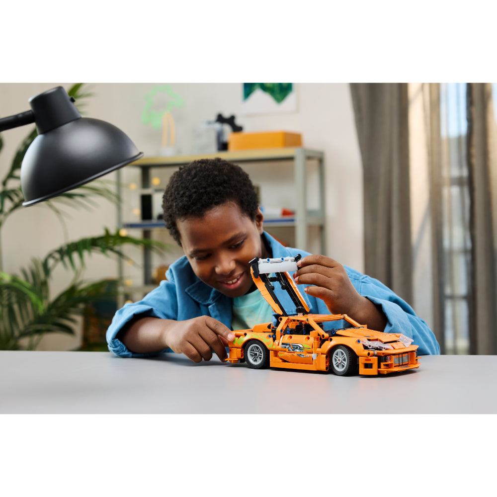 LEGO®Technic: Fast And Furious Toyota Supra Mk4 (42204)_010