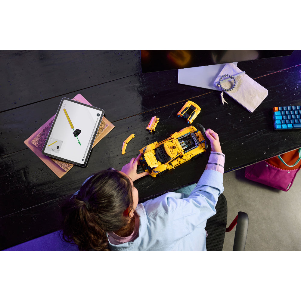 LEGO®Technic: Chevrolet Corvette Stingray (42205)_009