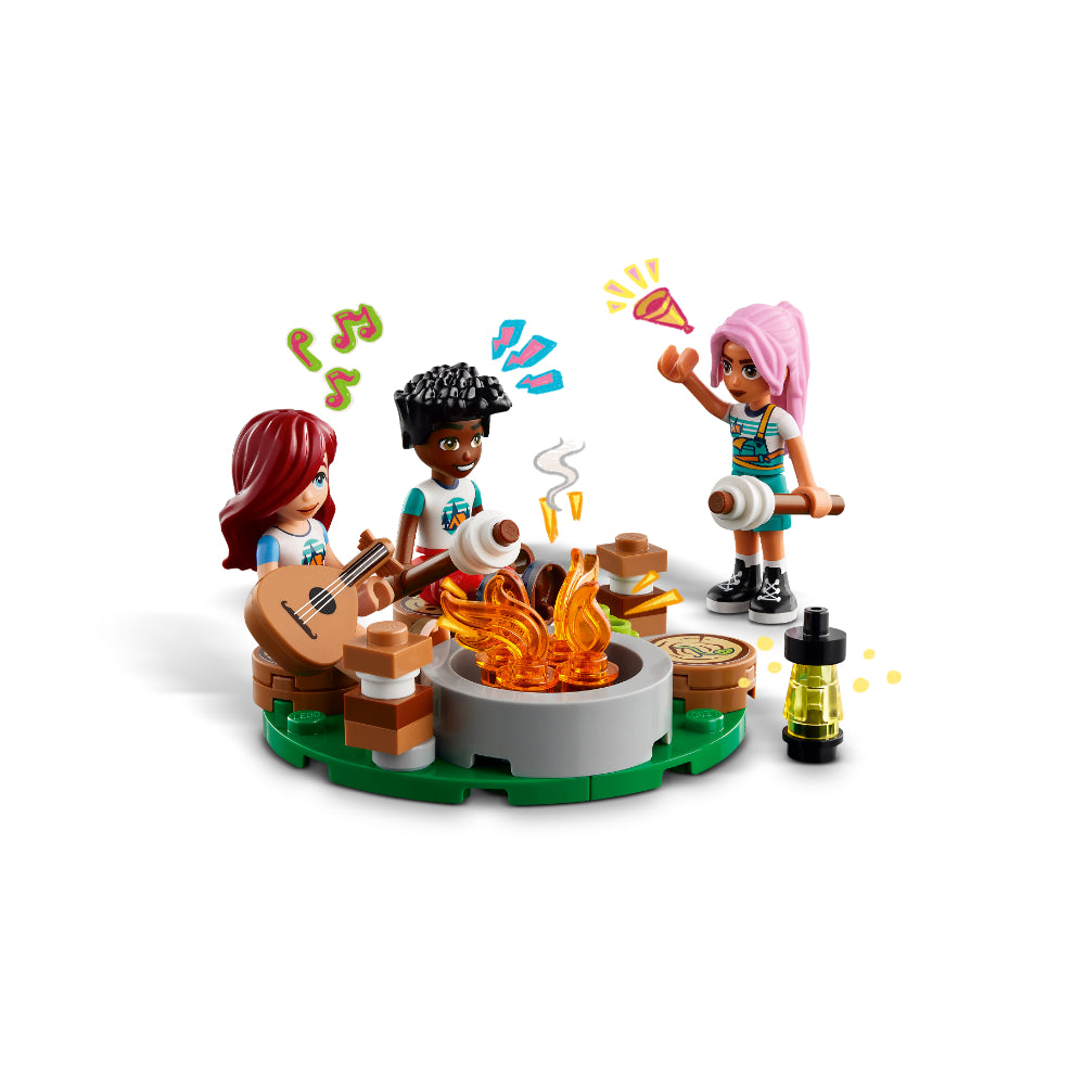 LEGO® Friends: Campamento De Aventura: Cabañas Confortables (42624)_008