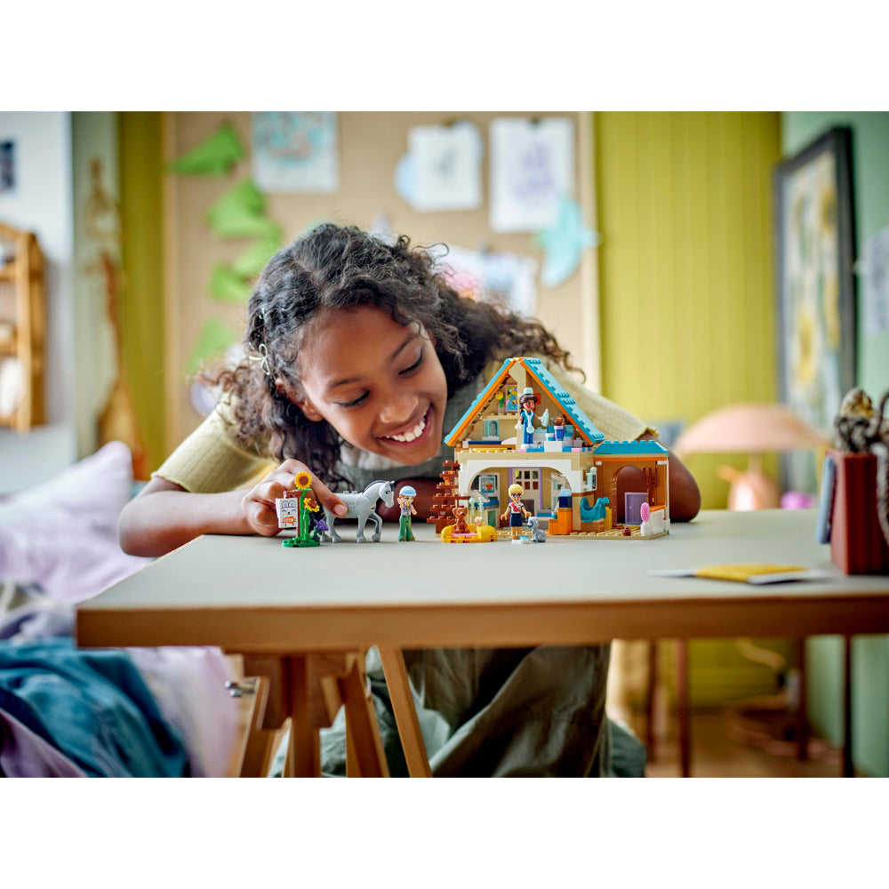 LEGO®Friends: Caballo Y Clínica Veterinaria De Mascotas (42651)_010