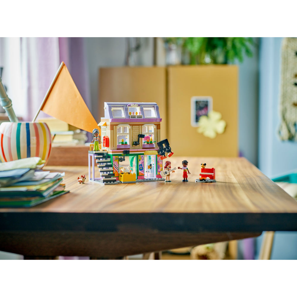 LEGO®Friends: Tienda De Música Y Departamento (42653)_011