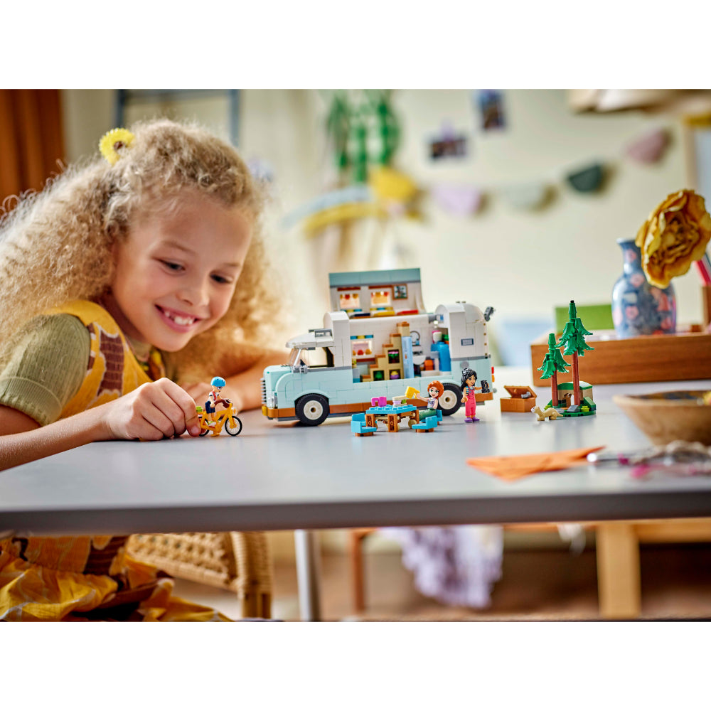 LEGO®Friends: Aventura En La Caravana De La Amistad (42663)_011