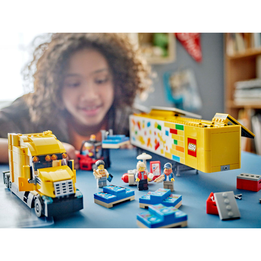 LEGO® City: Camión De Reparto Amarillo (60440)_015