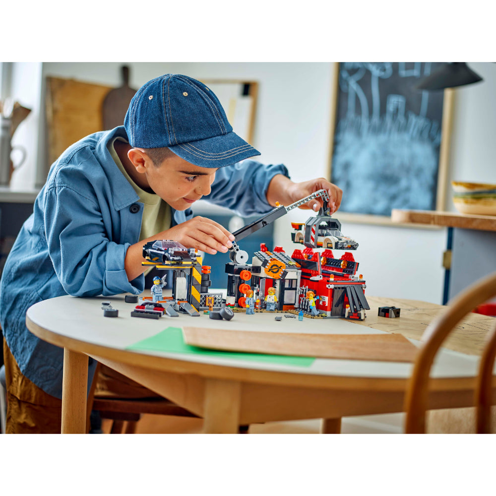 LEGO®City: Desguace Con Coches (60472)_009