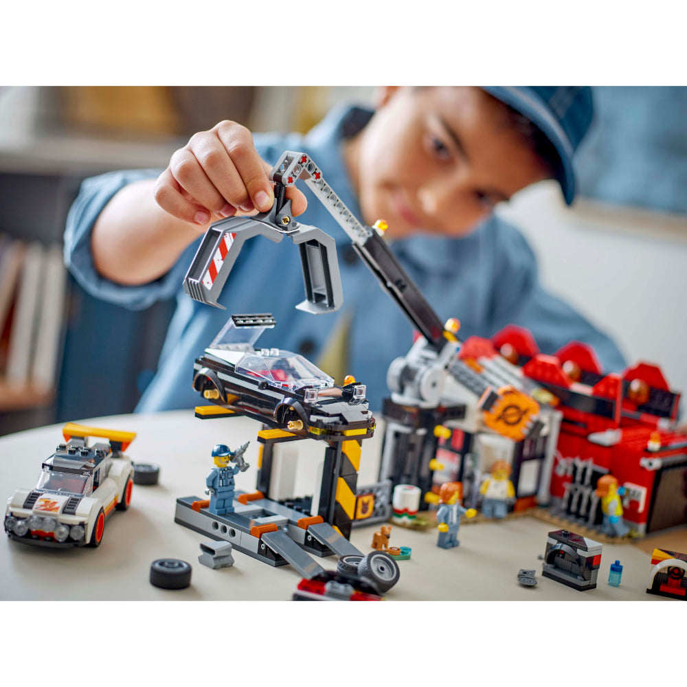 LEGO®City: Desguace Con Coches (60472)_010