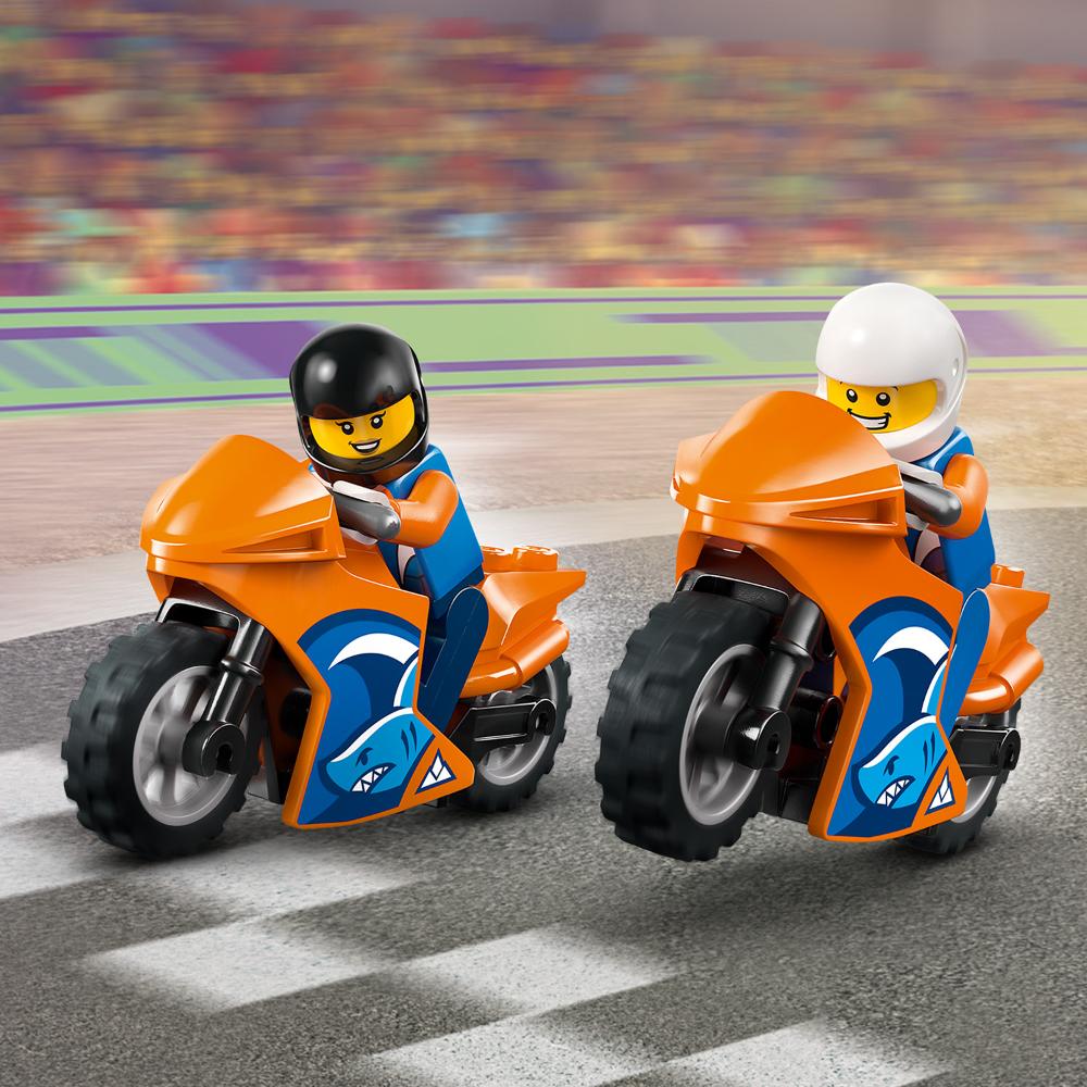 CAMIÓN DE TRANSPORTE DE MOTOS