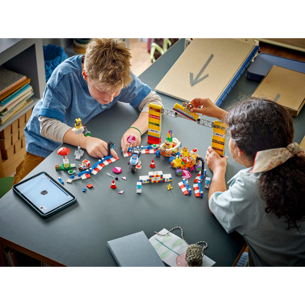 LEGO® Super Mario: Mario Kart™: Set Bebé Peach Y Grand Prix (72036)_006