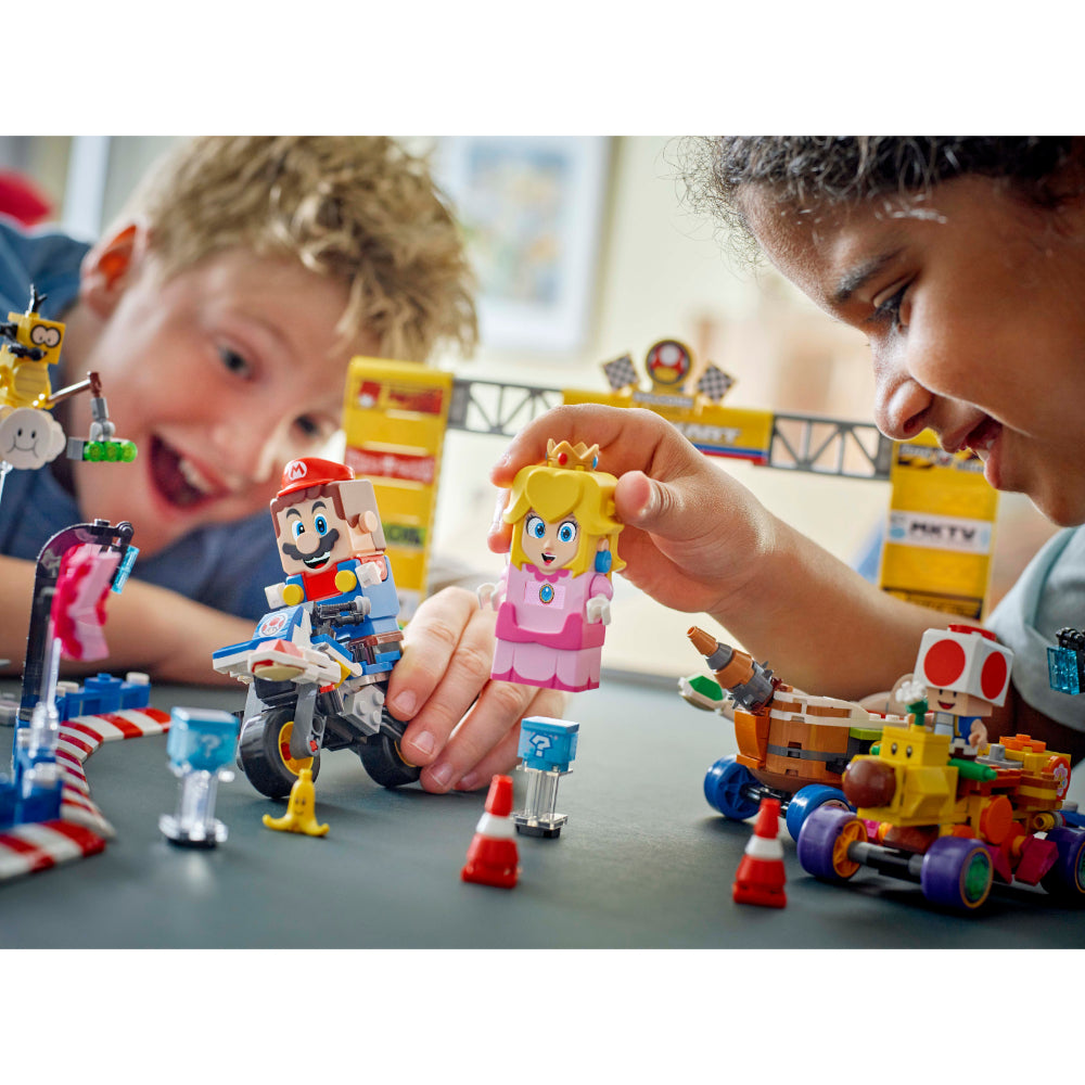 LEGO® Super Mario: Mario Kart™: Set Bebé Peach Y Grand Prix (72036)_007