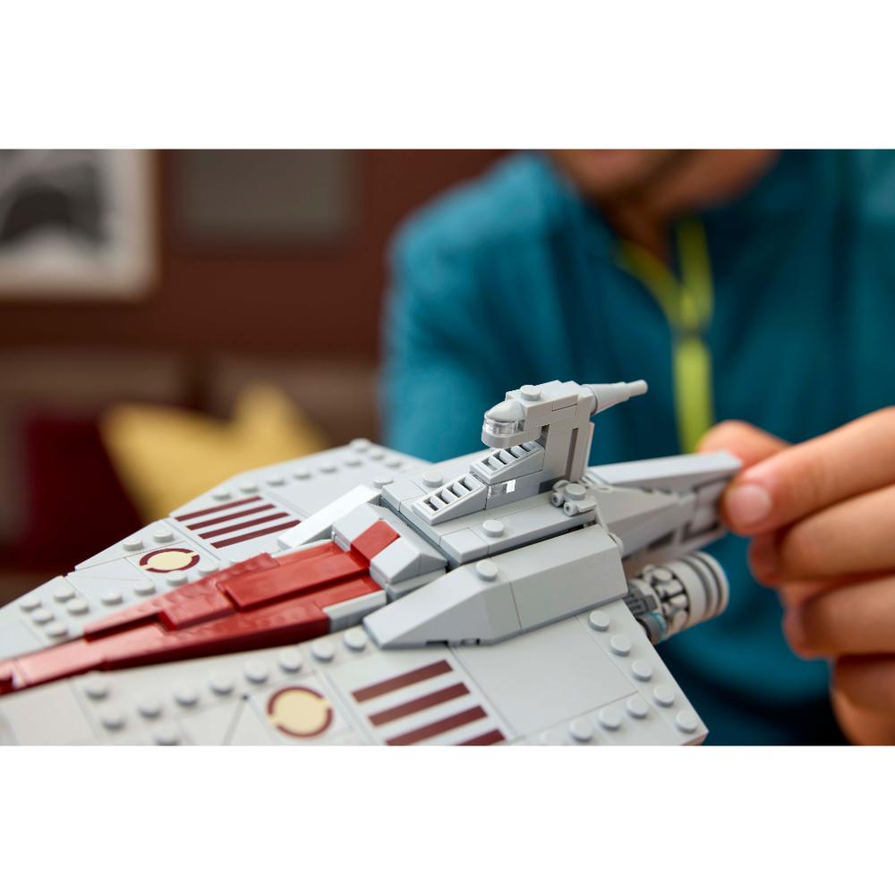 LEGO®Star Wars TM: Nave de Asalto Clase Acclamator (75404)_009