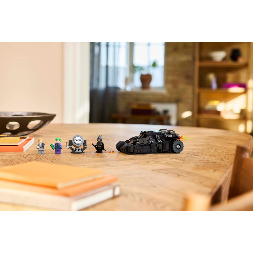 LEGO®Super Heroes: Tumbler de Batman™ vs. Two-Face™ y The Joker™ (76303)_010