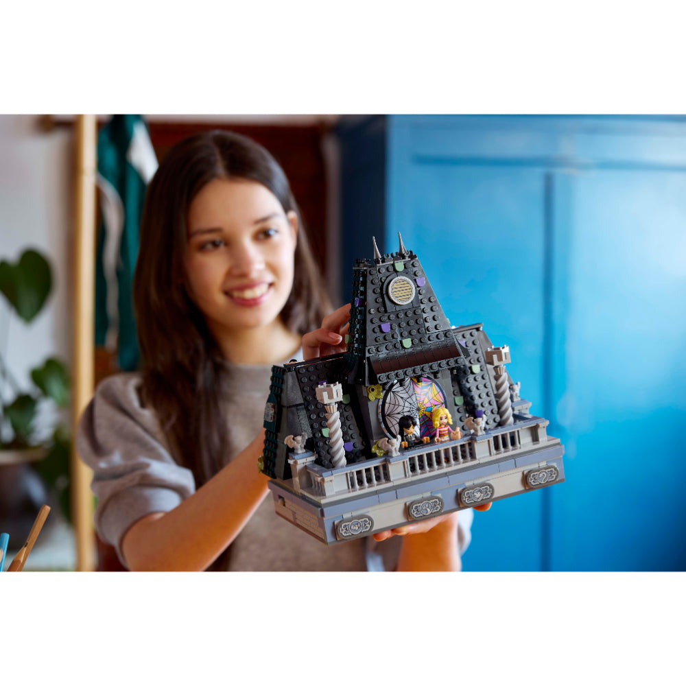 LEGO® Wednesday: Dormitorio De Merlina Y Enid (76781)_020