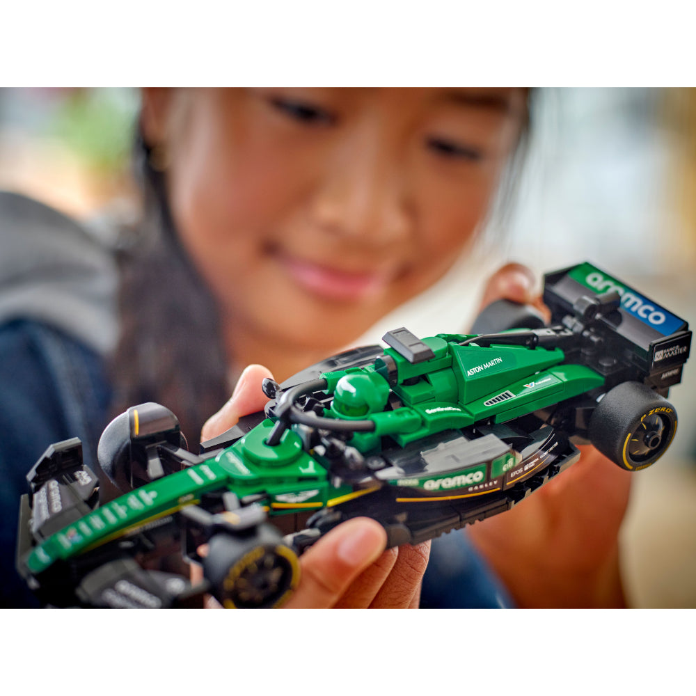 LEGO®Speed Champions: Coche De Carreras Aston Martin Aramco F1® Amr24 (77245)_014