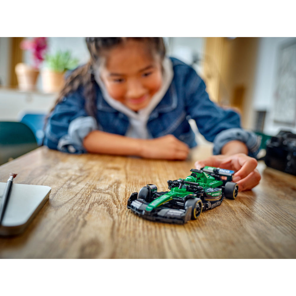 LEGO®Speed Champions: Coche De Carreras Aston Martin Aramco F1® Amr24 (77245)_010