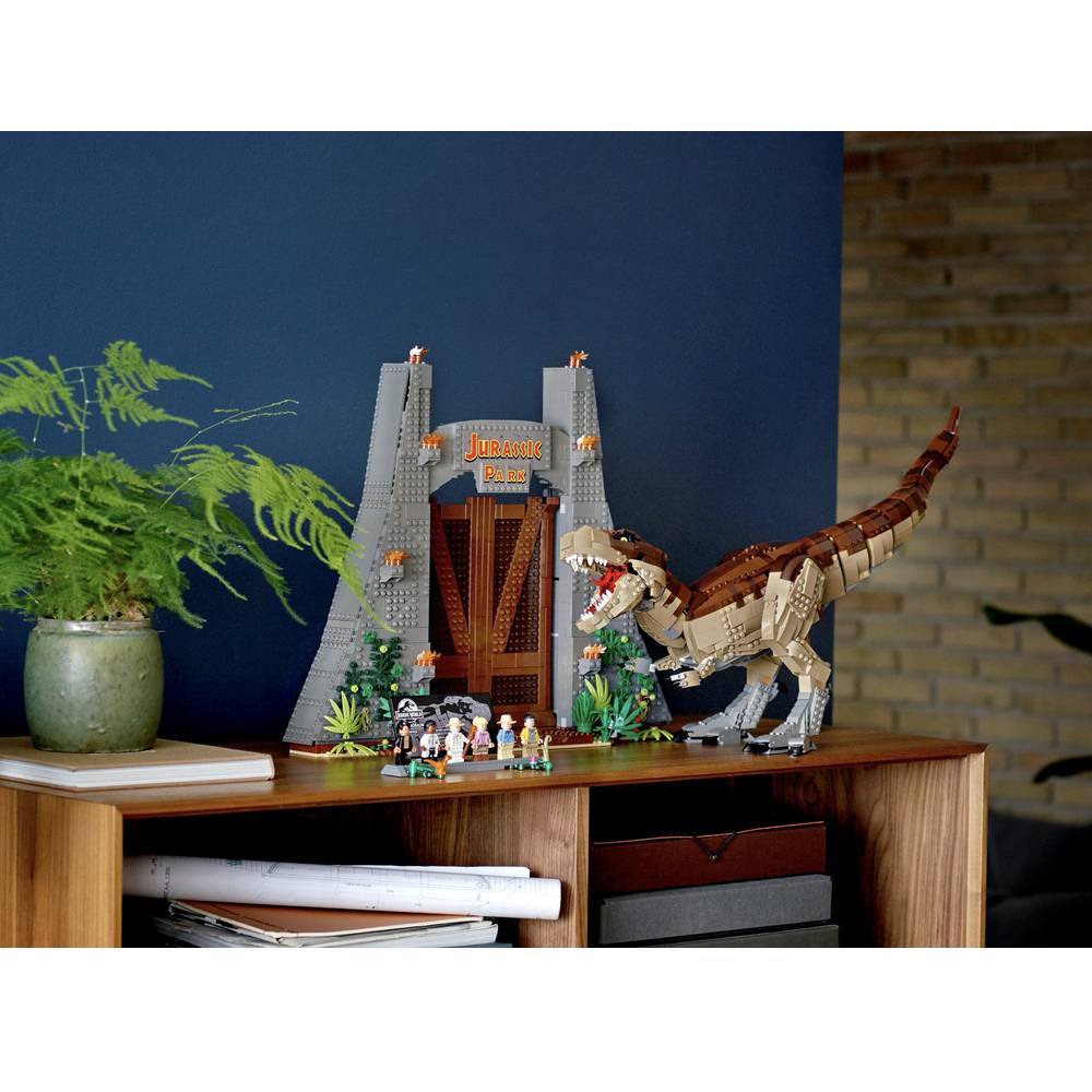 LEGO® Jurassic World Parque Jurásico: Caos del T. rex (75936)