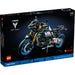Set LEGO® Technic Yamaha MT-10 SP 42159 con motor de 4 cilindros, transmisión de 3 velocidades, suspensión realista y base expositora, ideal para fanáticos de las motos y la ingeniería.